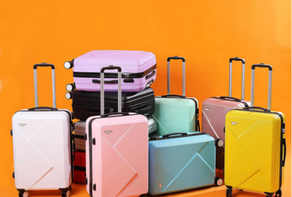 乘坐飞机行李箱尺寸及重量,飞机允许带多重的行李箱图1