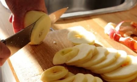 苹果的干制怎样烘制,苹果干最简单的做法无烤箱图7