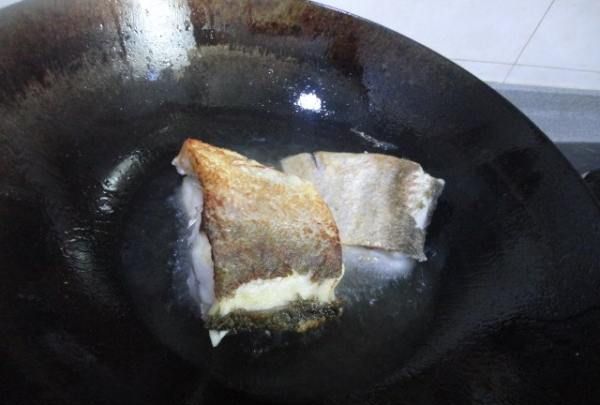 白链怎样做好吃,白鲢鱼怎么做好吃又简单家常的窍门图3