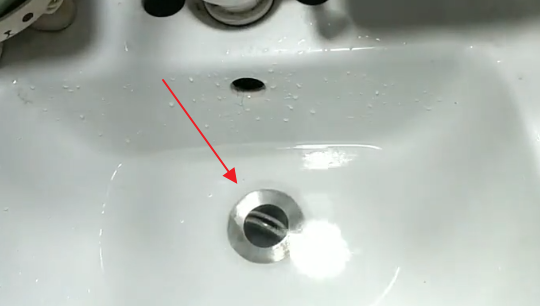 洗手池下水道堵了怎么疏通,卫生间洗手盆反臭味怎么办图1