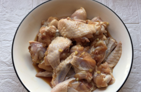 鸡怎么炒好吃又简单家常的,家庭炒鸡肉的简单做法窍门图1