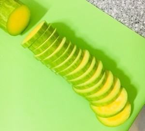 角瓜饼怎么做好吃又简单,角瓜胡萝卜饼的做法窍门图2