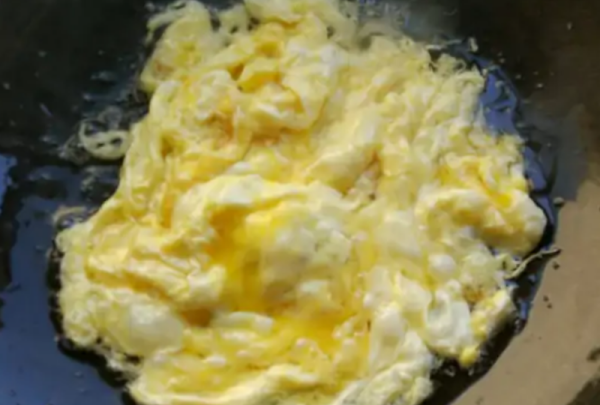 茄子炒蛋怎么炒好吃,茄子炒鸡蛋的做法图6