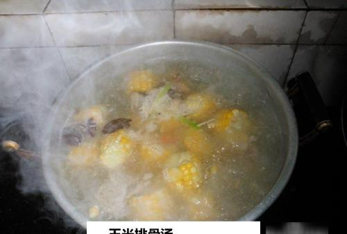 玉米排骨怎么做,怎么煮玉米排骨汤好喝图7