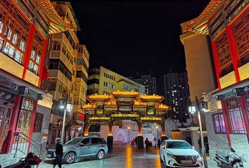阳泉市最繁华的商业街,阳泉锦程商业步行街在平定是图1