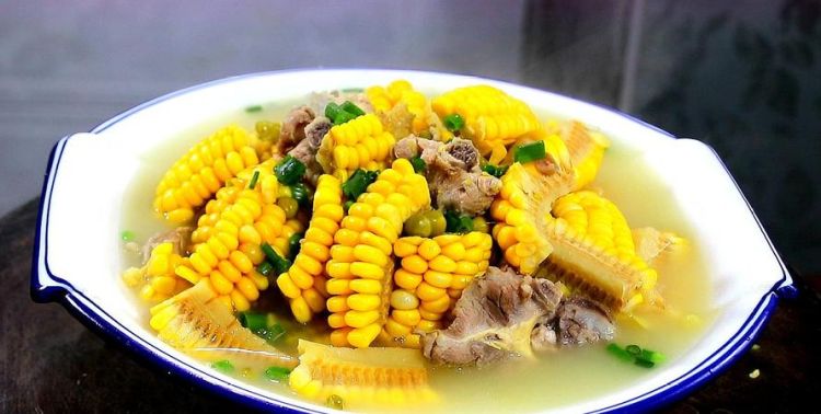排骨玉米怎么炖好吃,玉米炖排骨汤的做法步骤图2