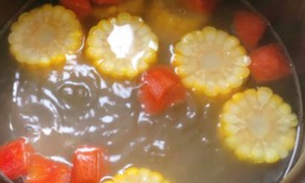 排骨玉米怎么炖好吃,玉米炖排骨汤的做法步骤图12
