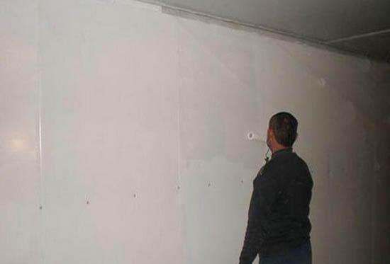屋子墙壁发霉怎么办 屋子墙壁发霉如何处理,墙面渗水发霉怎么处理最好图7