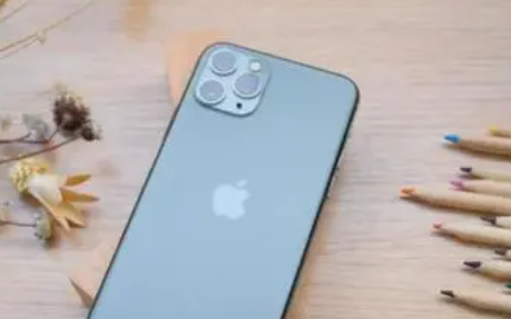 iphone 和iphone2尺寸,苹果手机屏幕发白像雾一样