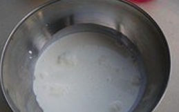 淡奶油怎么打发成固态,固体块状奶油怎么打发