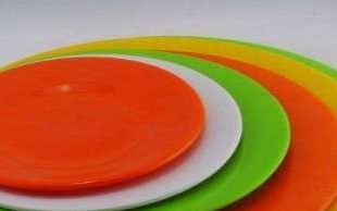 带颜色的盘子有危害,彩色陶瓷盘子对人体有害