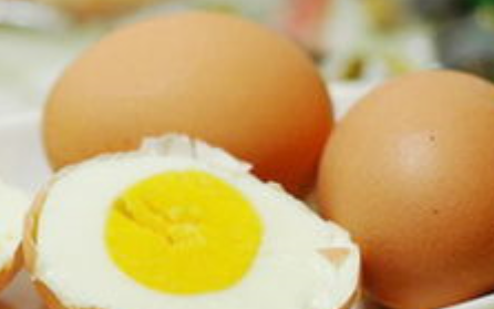 生鸡蛋和熟鸡蛋哪个重,生鸡蛋和熟鸡蛋哪个重为什么