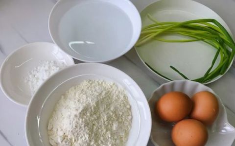 鸡蛋饼制作方法家常简单,西红柿鸡蛋饼的做法